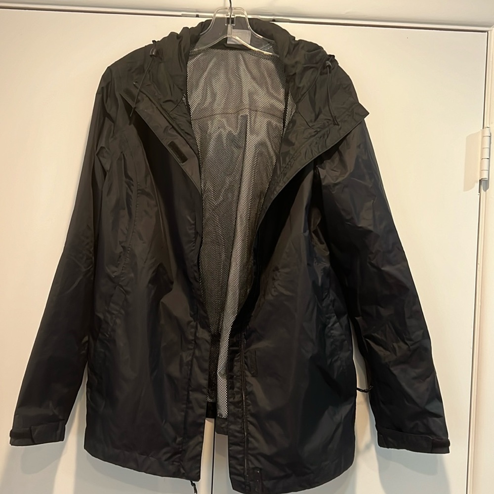 Columbia unisex size Large black windbreaker/rain jacket with hoodie
